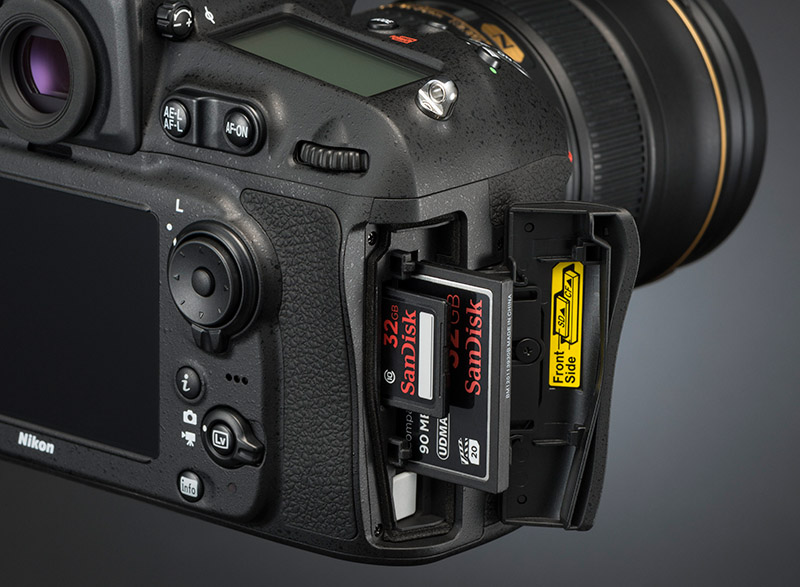 Nikon D810 dubbla minneskort CD & SD