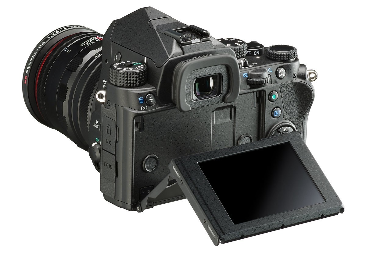 Pentax KP med vinklingsbar skärm och 5-axlig bildstabilisering
