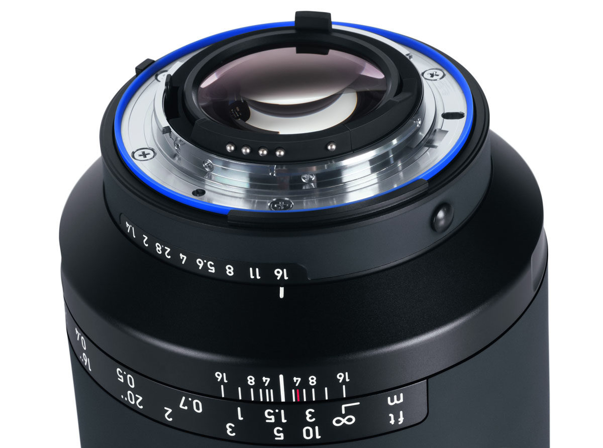 Zeiss Milvus 25mm f/1.4 vädertätat vidvinkelobjektiv för Canon och Nikon